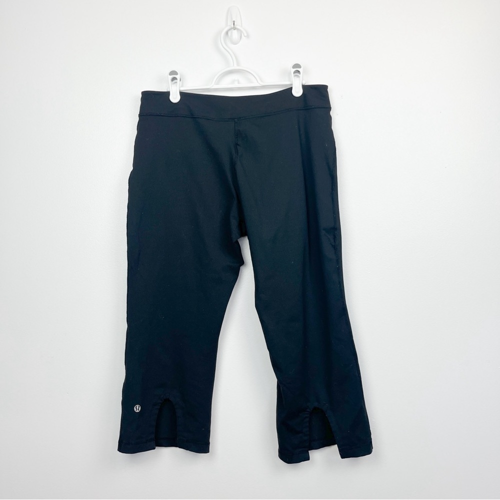 Lululemon Black Cropped Jogging/Yoga Pants